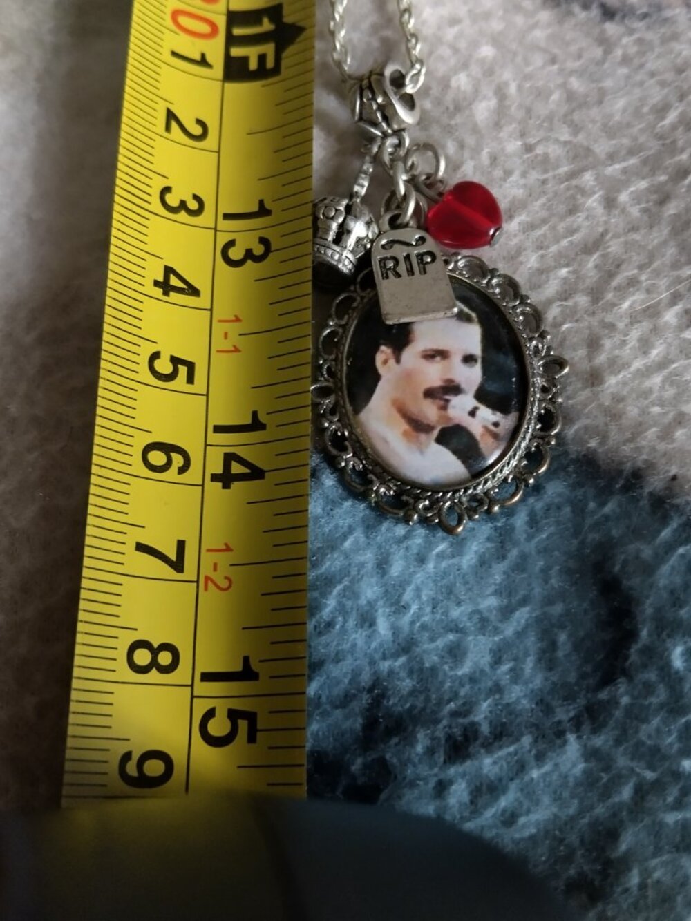 MUST HAVE RARE FREDDIE MERCURY HANDMADE NECKLACE - Picture 3 of 3